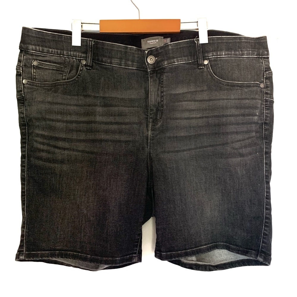 Torrid Feel The Fit Size 22 Black Jean Shorts